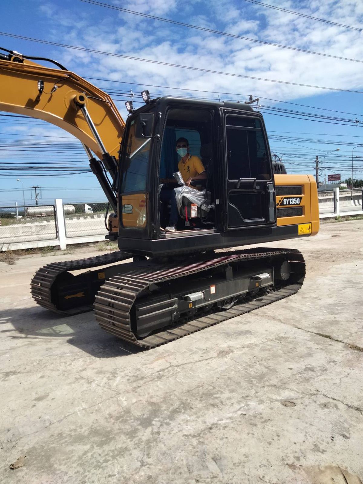 รถแม็คโคร ให้เช่า ชลบุรี backhoe for rent Chon Buri