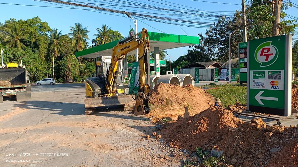 รถแม็คโครให้เช่าชุมพร รถแบคโฮรับจ้างชุมพร รถขุดเล็กชุมพร Excavators for rent Chumphon