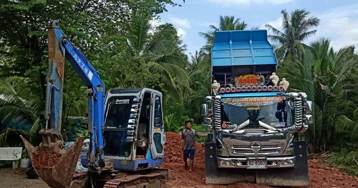 รถแม็คโครให้เช่าเพชรบุรี รถขุดเล็กเพชรบุรี รถหกล้อดั๊มเพชรบุรี รถแบคโฮรับจ้างเพชรบุรี รับเหมารื้อถอนเพชรบุรี Excavator for rent Phetchaburi.