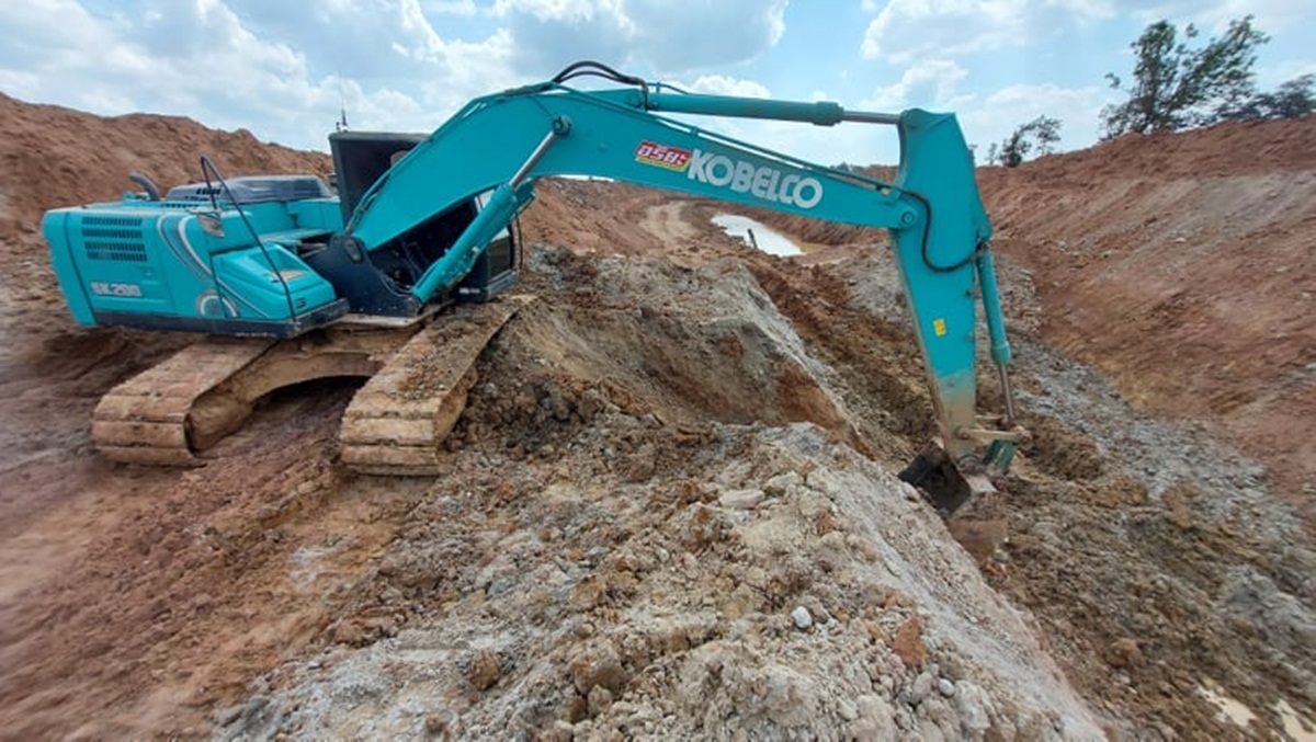 รถแม็คโครให้เช่าสุรินทร์ รถแบคโฮรับจ้างสุรินทร์ รถขุดเล็กสุรินทร์ Excavators for rent Surin.